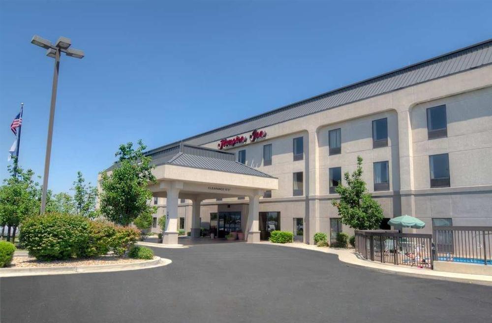 Hampton Inn Сейнт Робърт Екстериор снимка