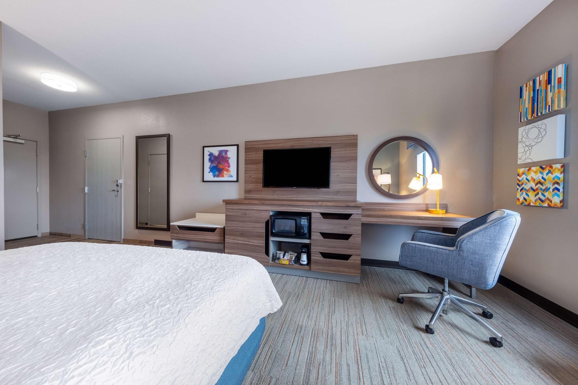 Hampton Inn Сейнт Робърт Екстериор снимка