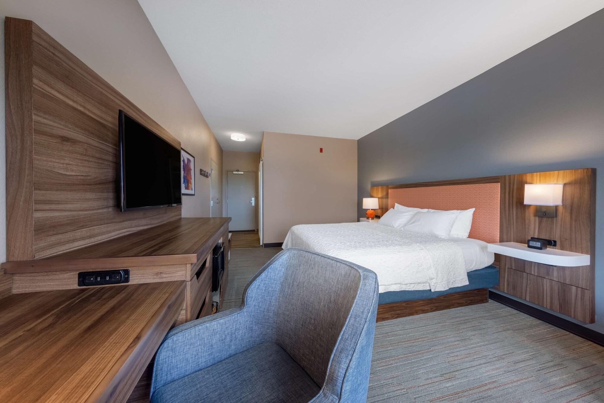 Hampton Inn Сейнт Робърт Екстериор снимка