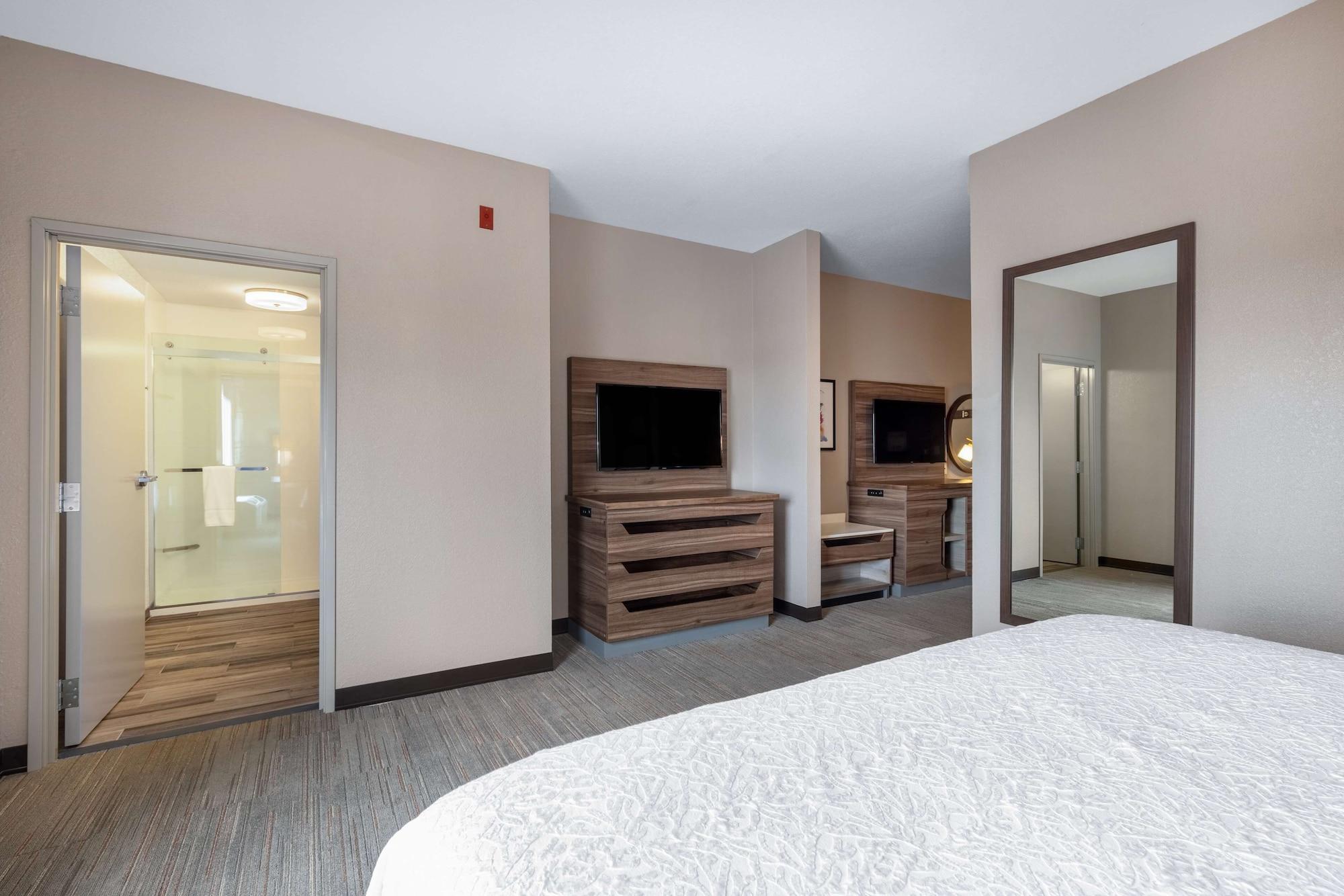 Hampton Inn Сейнт Робърт Екстериор снимка