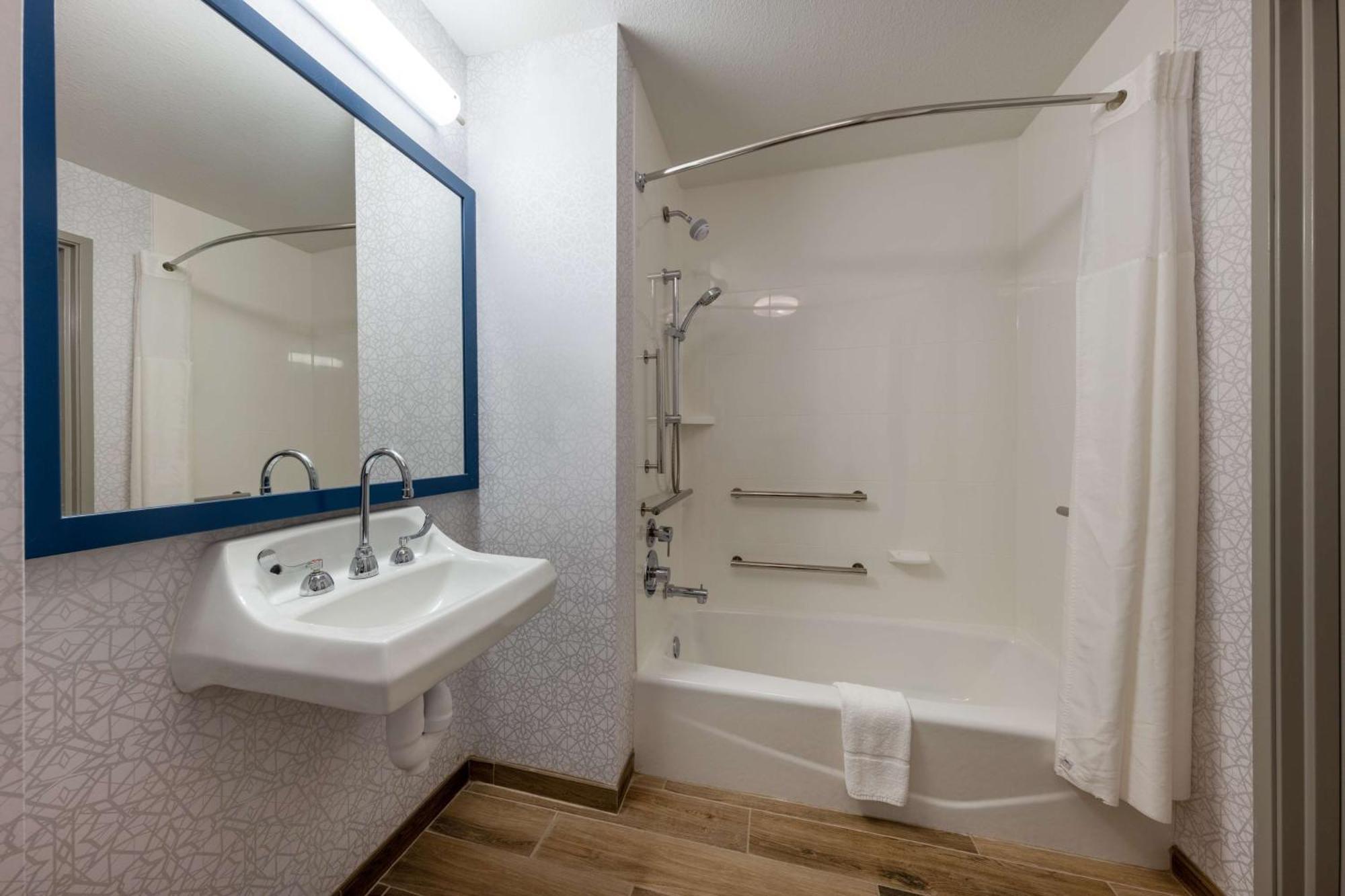 Hampton Inn Сейнт Робърт Екстериор снимка