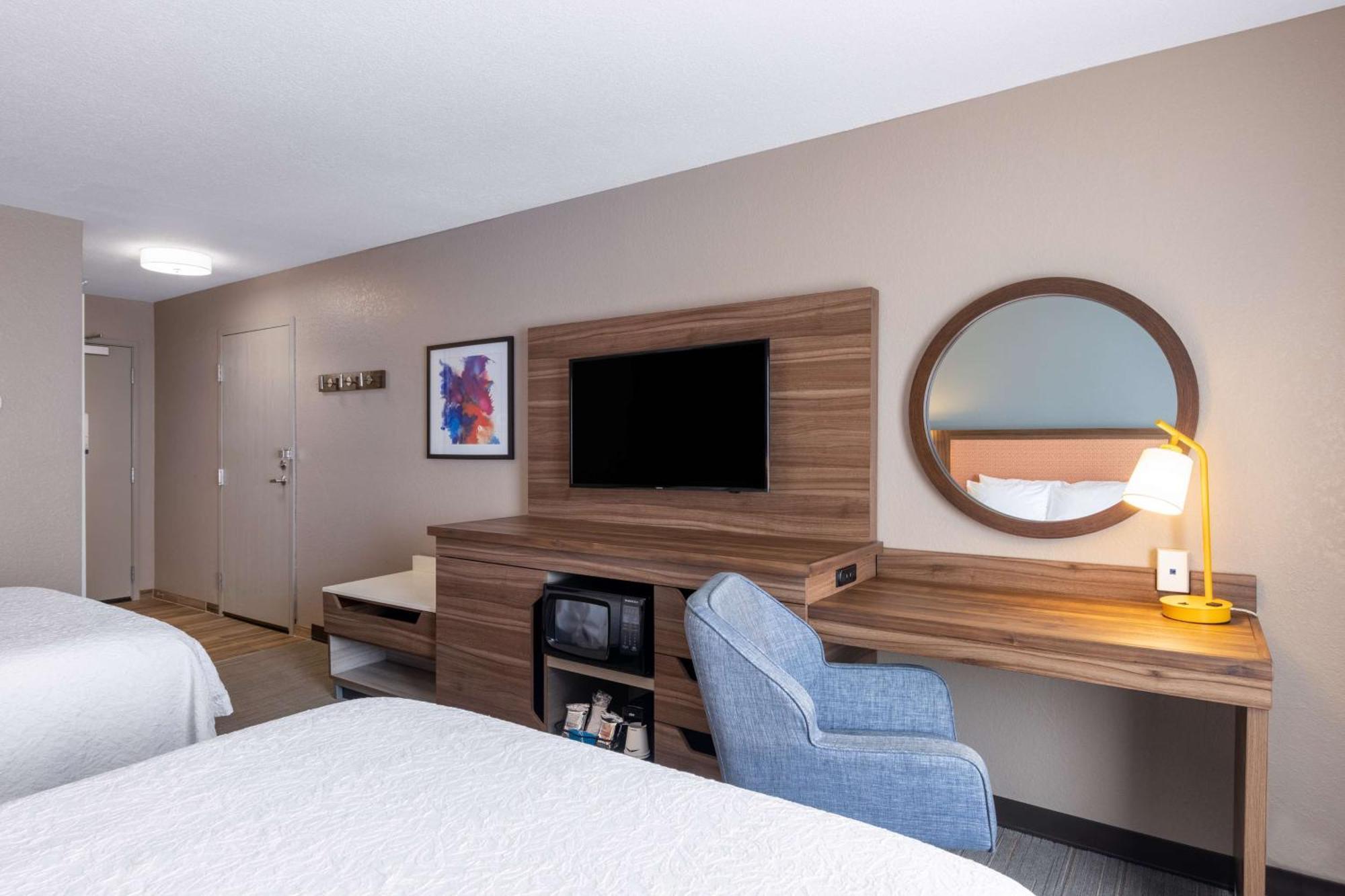Hampton Inn Сейнт Робърт Екстериор снимка